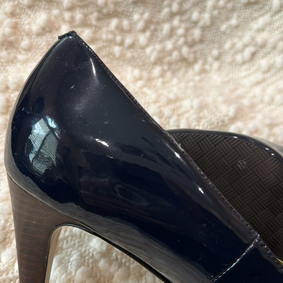 Size 11 B Cole Haan patent blue pumps. - Picture 5 of 5